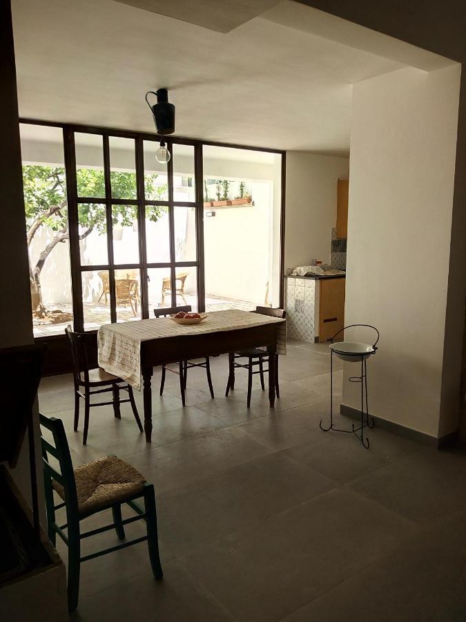 カストリニャーノ・デル・カーポ Cortile Calinea Bed & Breakfast エクステリア 写真
